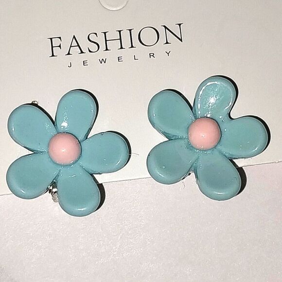 Beautiful girls blue floral clip-on earrings for kids - Picture 4 of 4